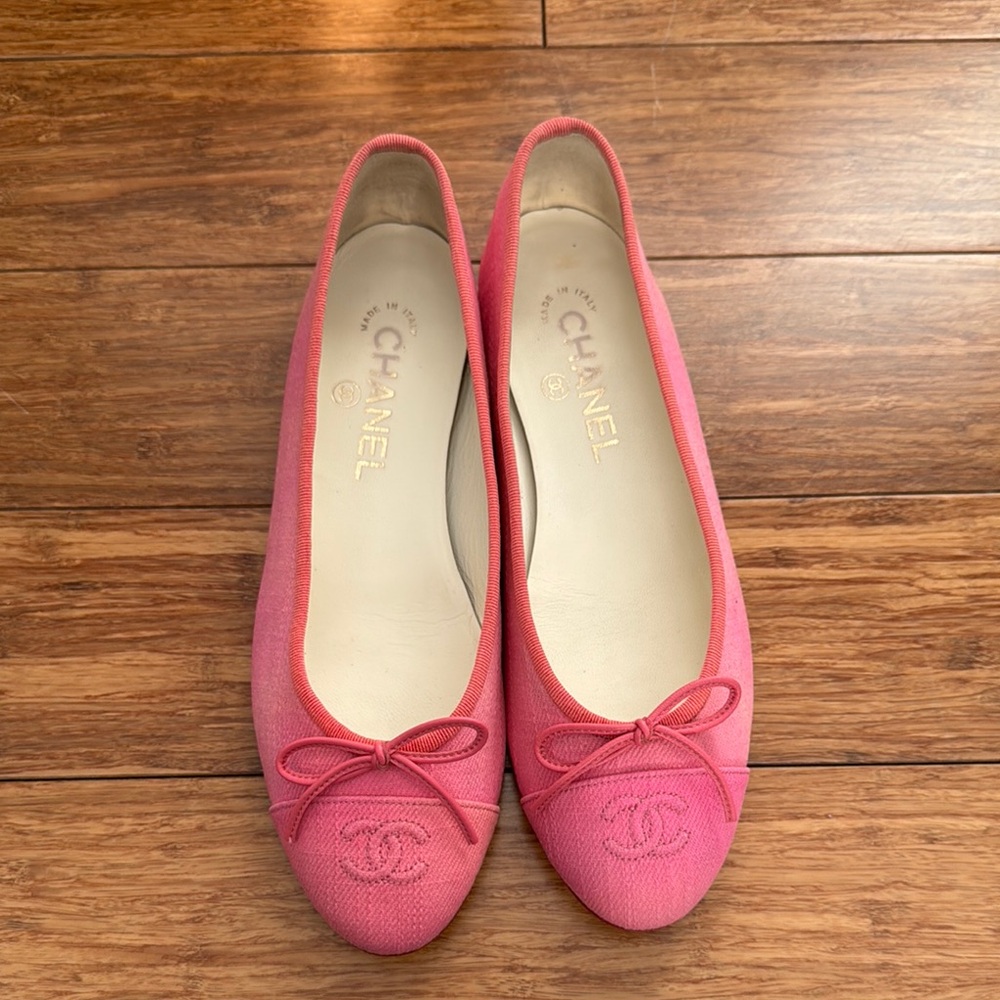 CHANEL Pink Denim Ballet Flats size 38